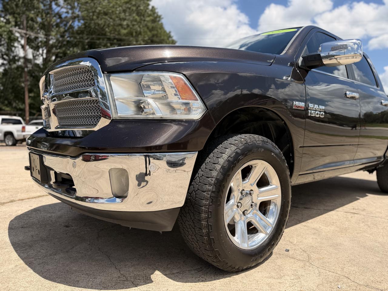 RAM 1500 Lone Star Silver 4x4 Crew Cab 5'7" Box 2017