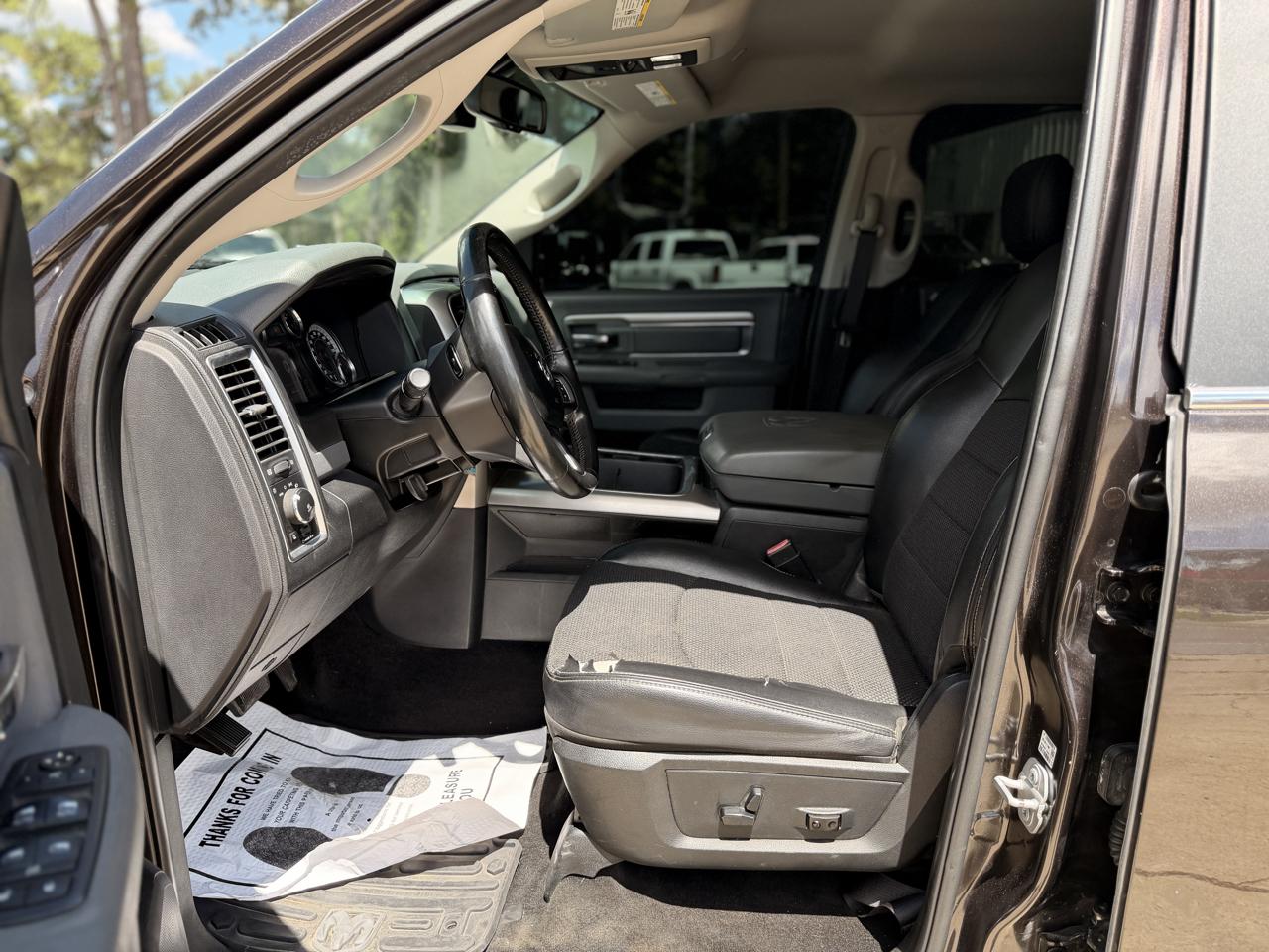 RAM 1500 Lone Star Silver 4x4 Crew Cab 5'7" Box 2017