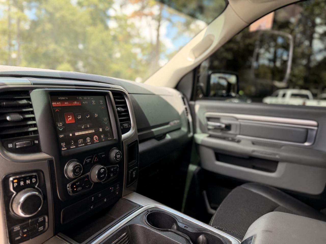 RAM 1500 Lone Star Silver 4x4 Crew Cab 5'7" Box 2017