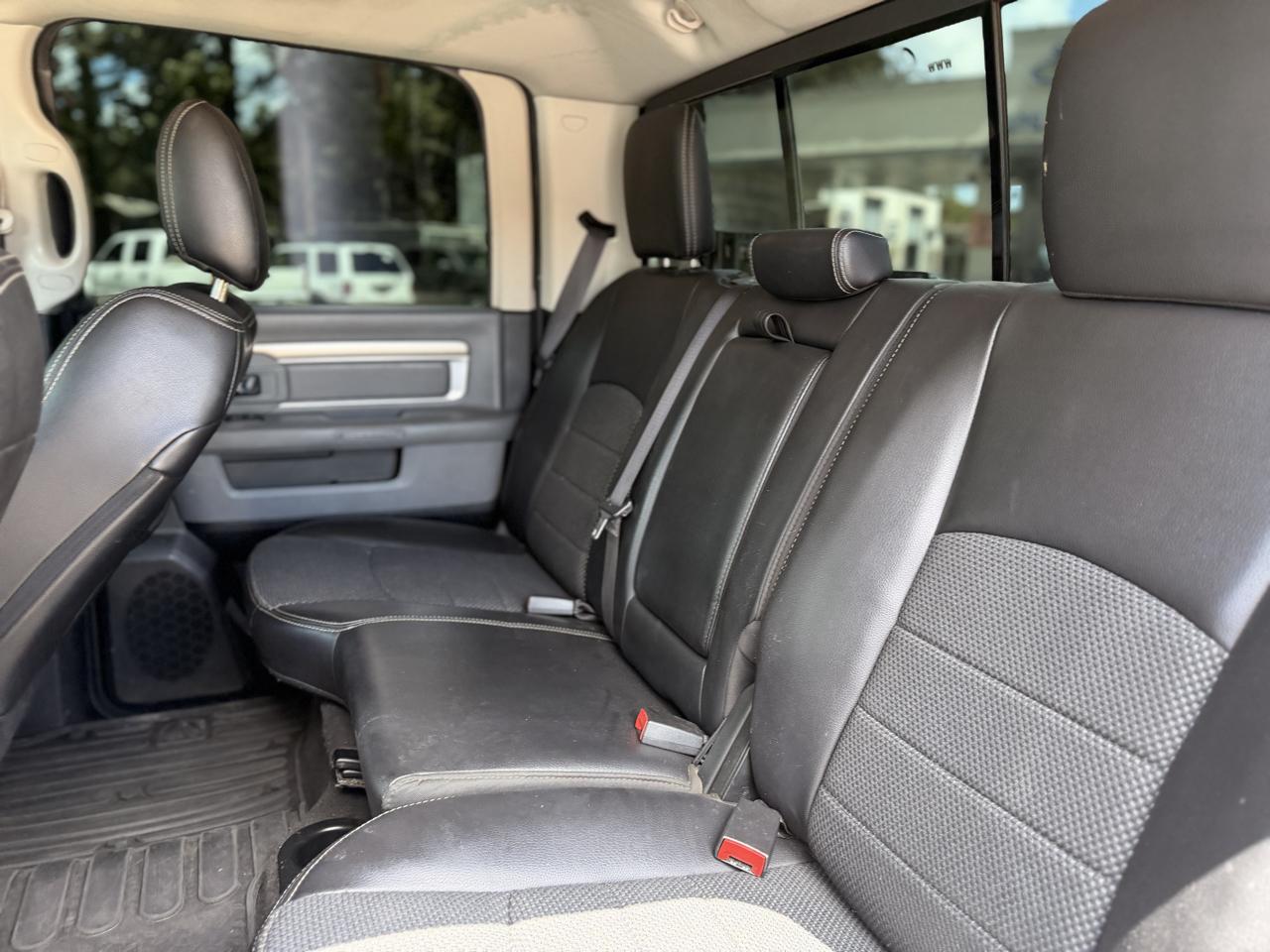 RAM 1500 Lone Star Silver 4x4 Crew Cab 5'7" Box 2017
