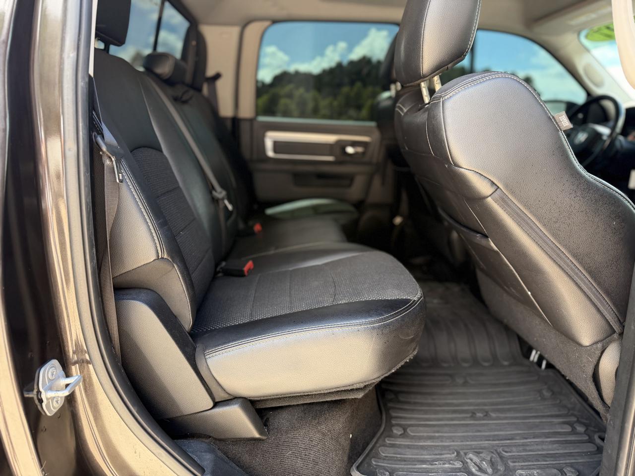 RAM 1500 Lone Star Silver 4x4 Crew Cab 5'7" Box 2017
