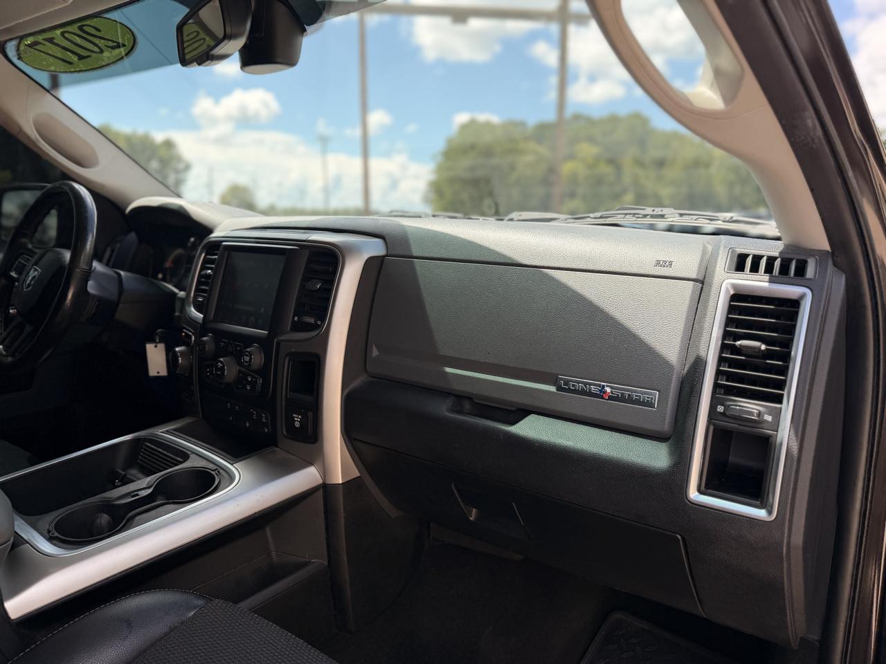 RAM 1500 Lone Star Silver 4x4 Crew Cab 5'7" Box 2017