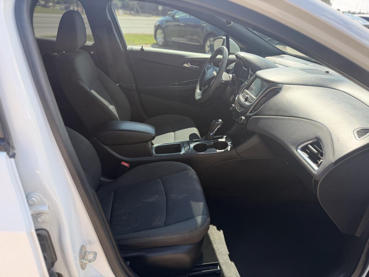Chevrolet Cruze 4dr Sdn LT 2019