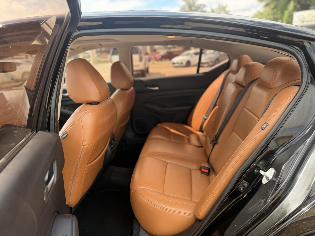 Nissan Altima 2.5 SV Sedan 2019