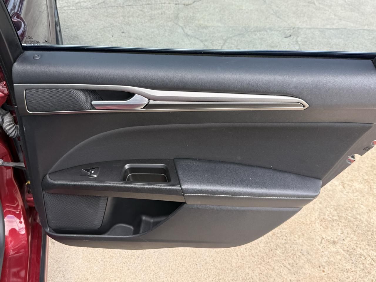 Ford Fusion SE FWD 2017