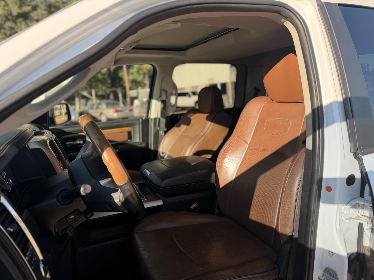 RAM 1500 4WD Crew Cab 140.5" Laramie Longhorn 2015