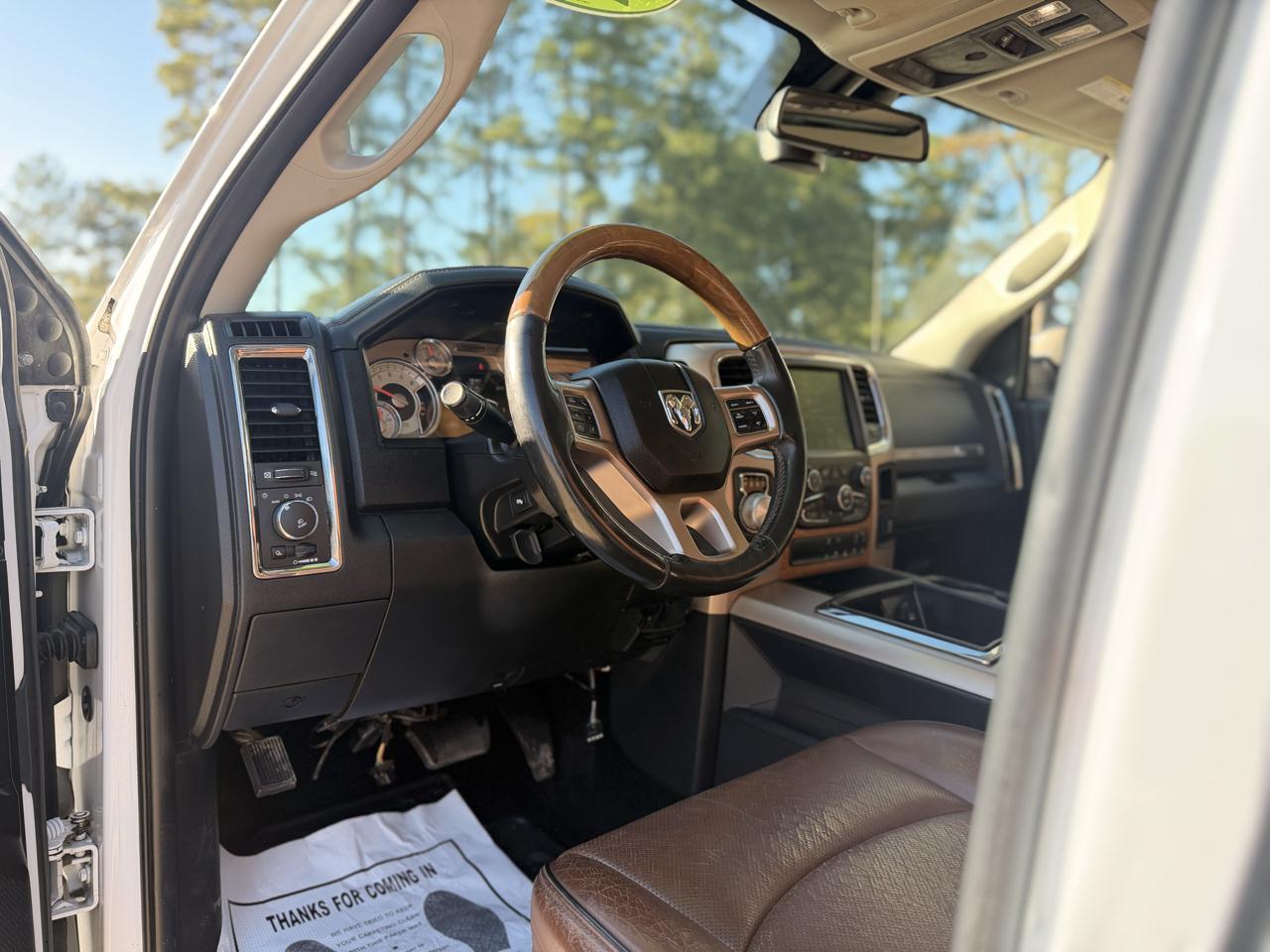RAM 1500 4WD Crew Cab 140.5" Laramie Longhorn 2015