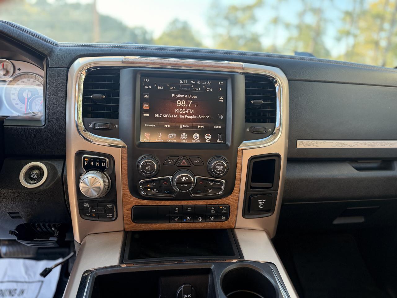 RAM 1500 4WD Crew Cab 140.5" Laramie Longhorn 2015