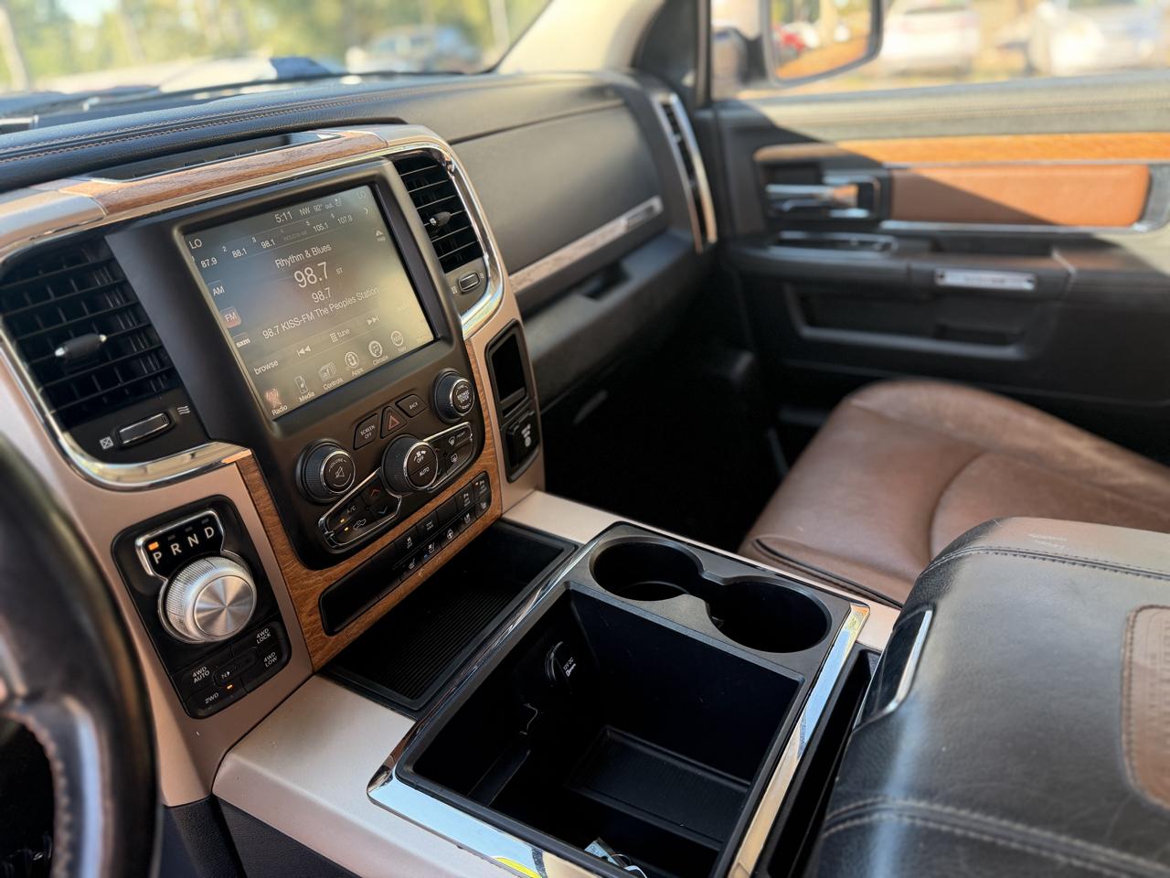 RAM 1500 4WD Crew Cab 140.5" Laramie Longhorn 2015