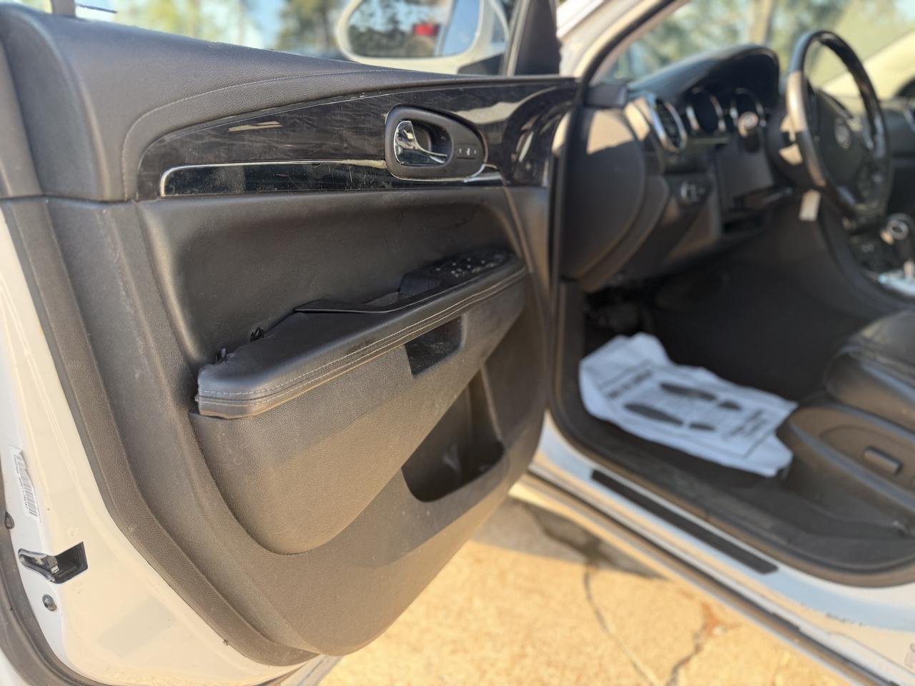 Buick Enclave FWD 4dr Leather 2015