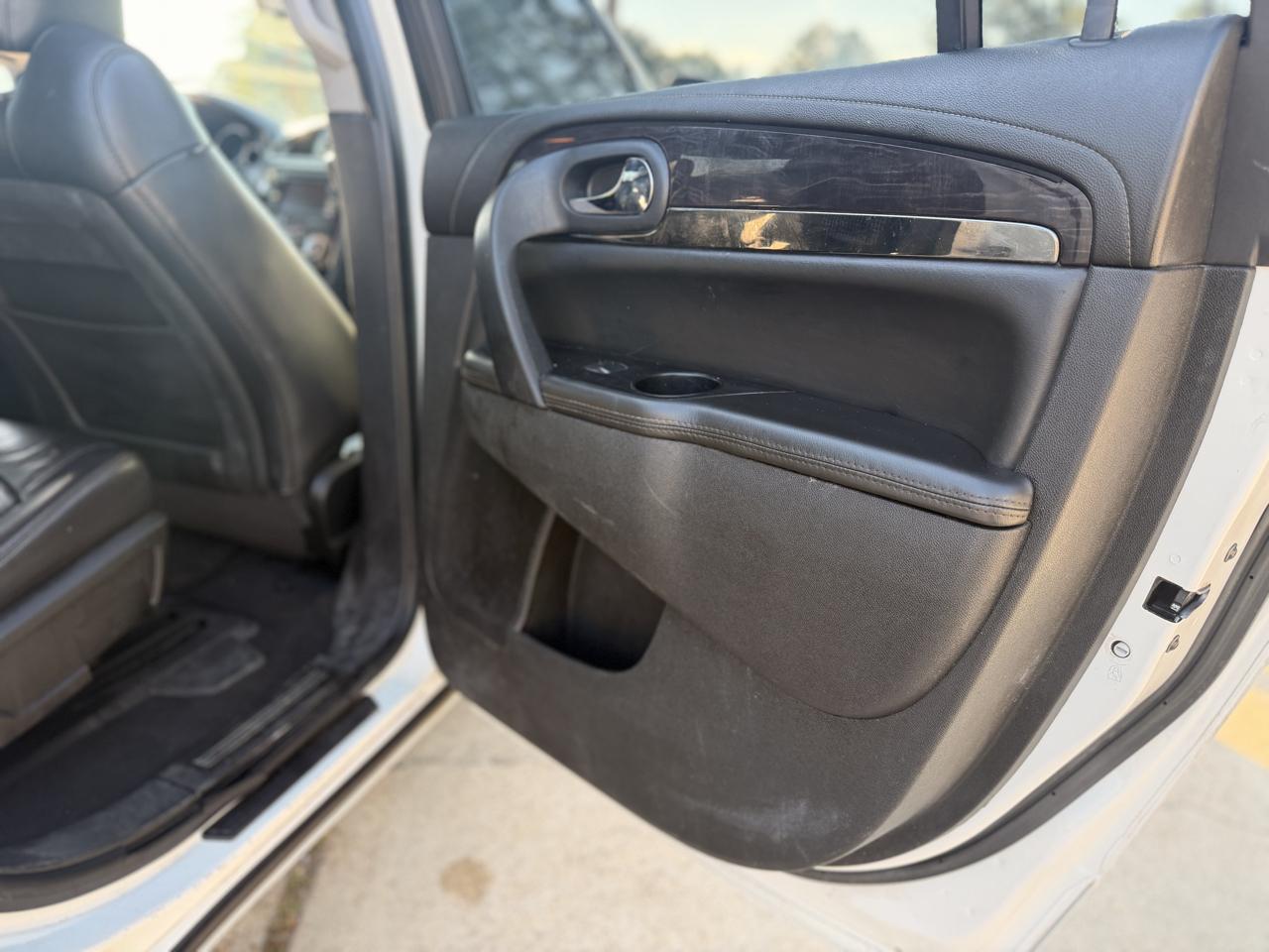 Buick Enclave FWD 4dr Leather 2015