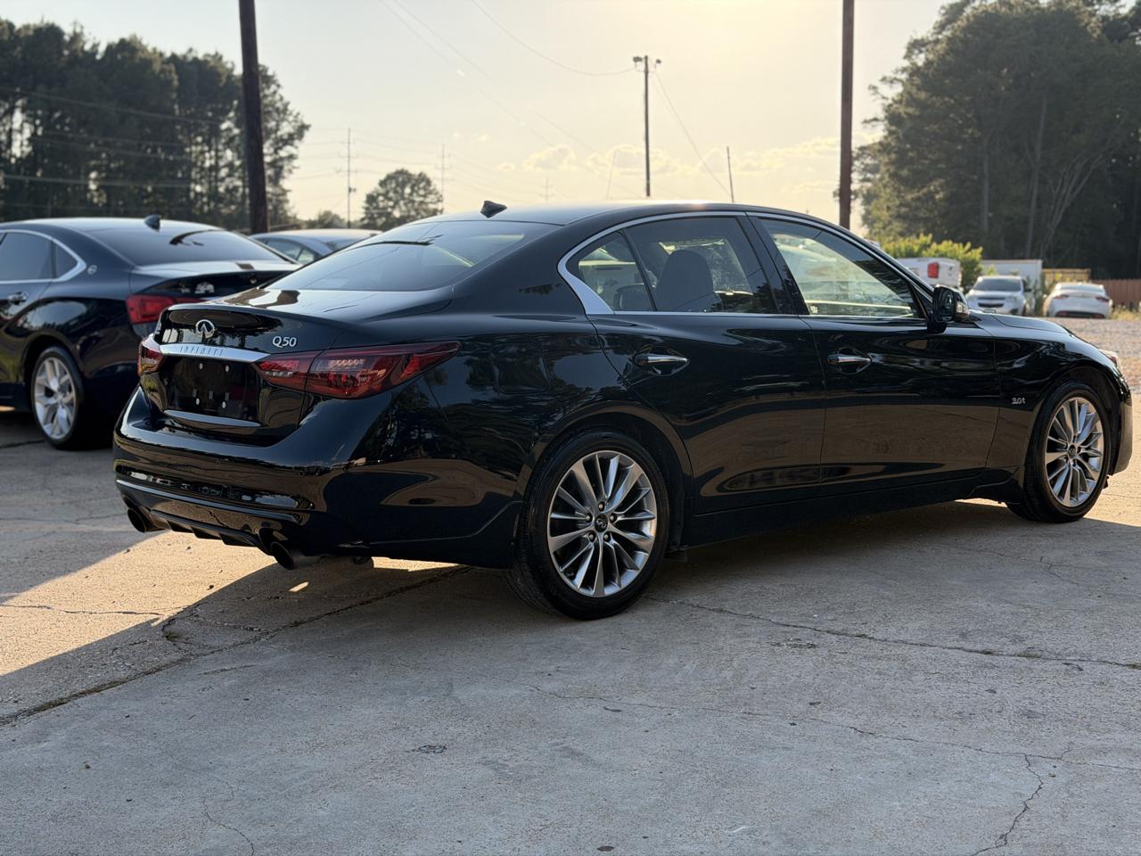 Infiniti Q50 3.0t LUXE RWD 2018