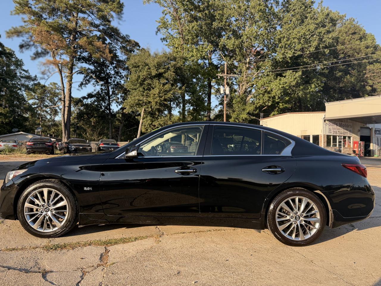 Infiniti Q50 3.0t LUXE RWD 2018