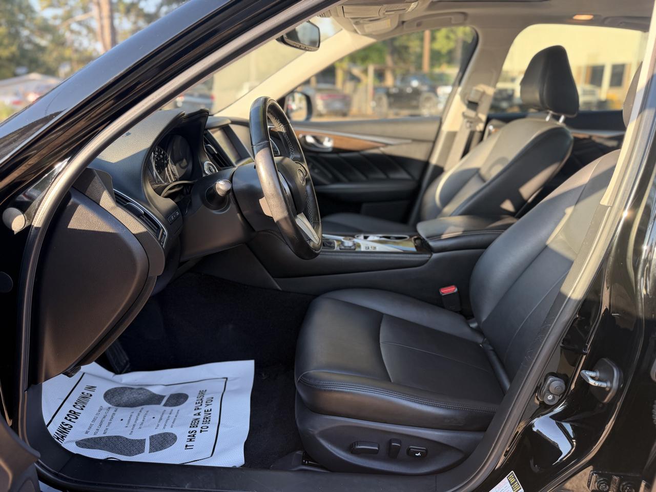 Infiniti Q50 3.0t LUXE RWD 2018