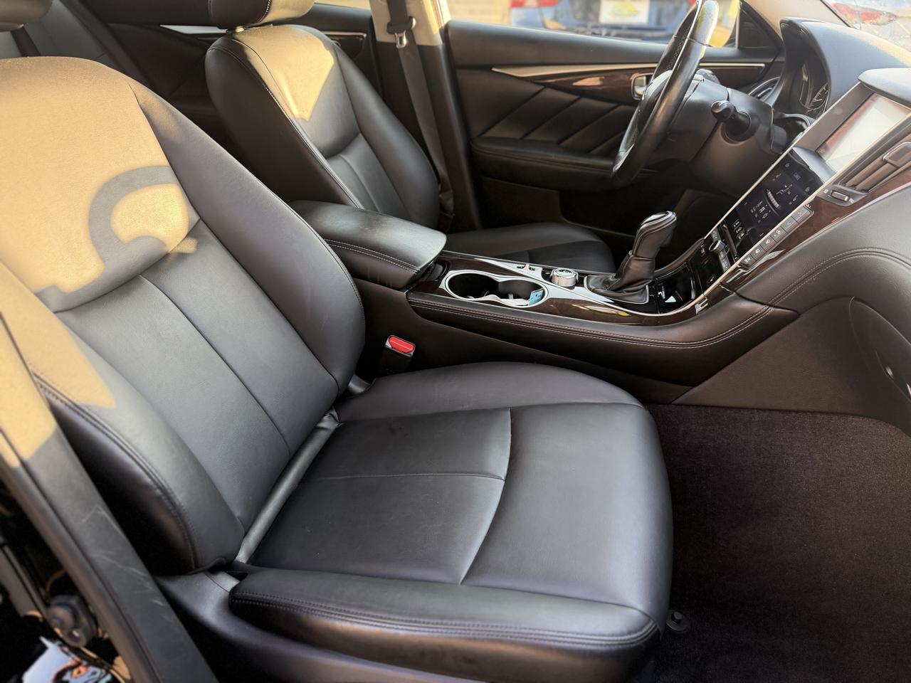 Infiniti Q50 3.0t LUXE RWD 2018