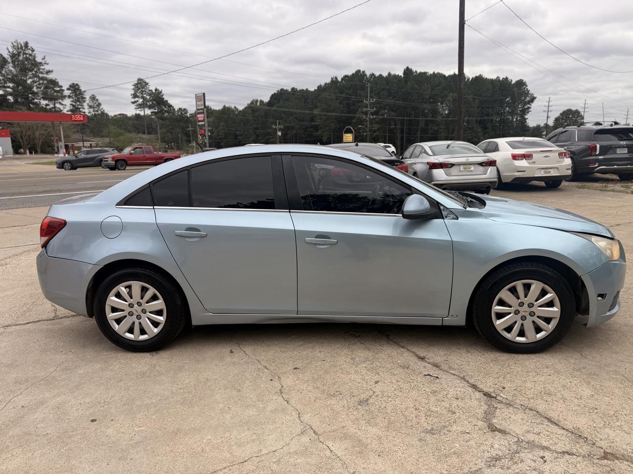 Chevrolet Cruze 4dr Sdn LT w/1LT 2011