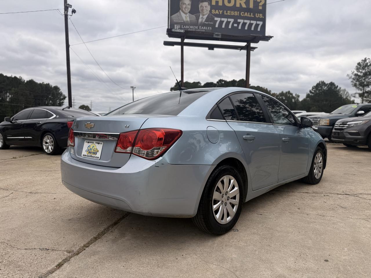 Chevrolet Cruze 4dr Sdn LT w/1LT 2011