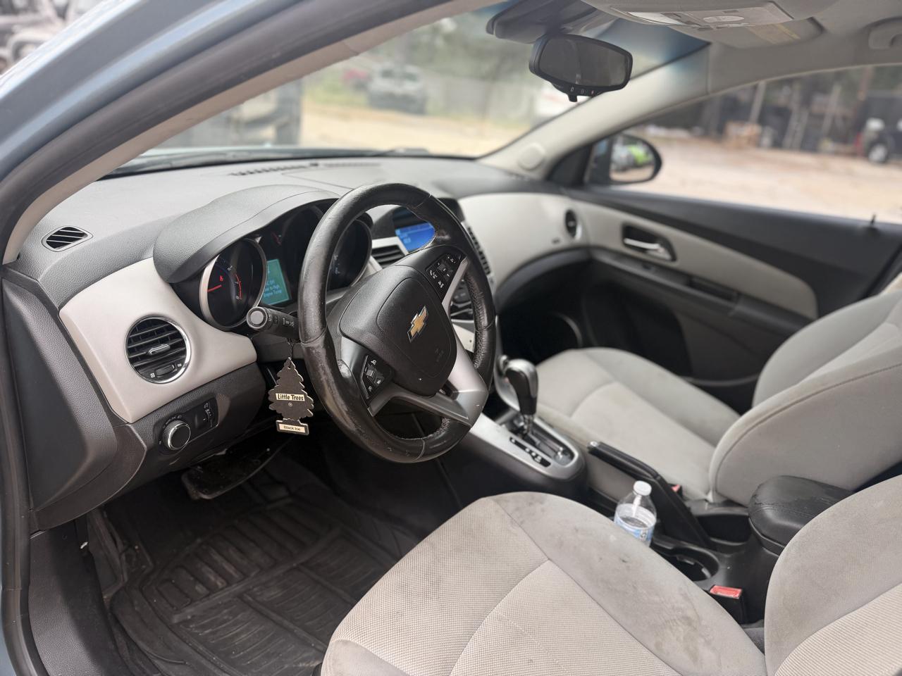 Chevrolet Cruze 4dr Sdn LT w/1LT 2011