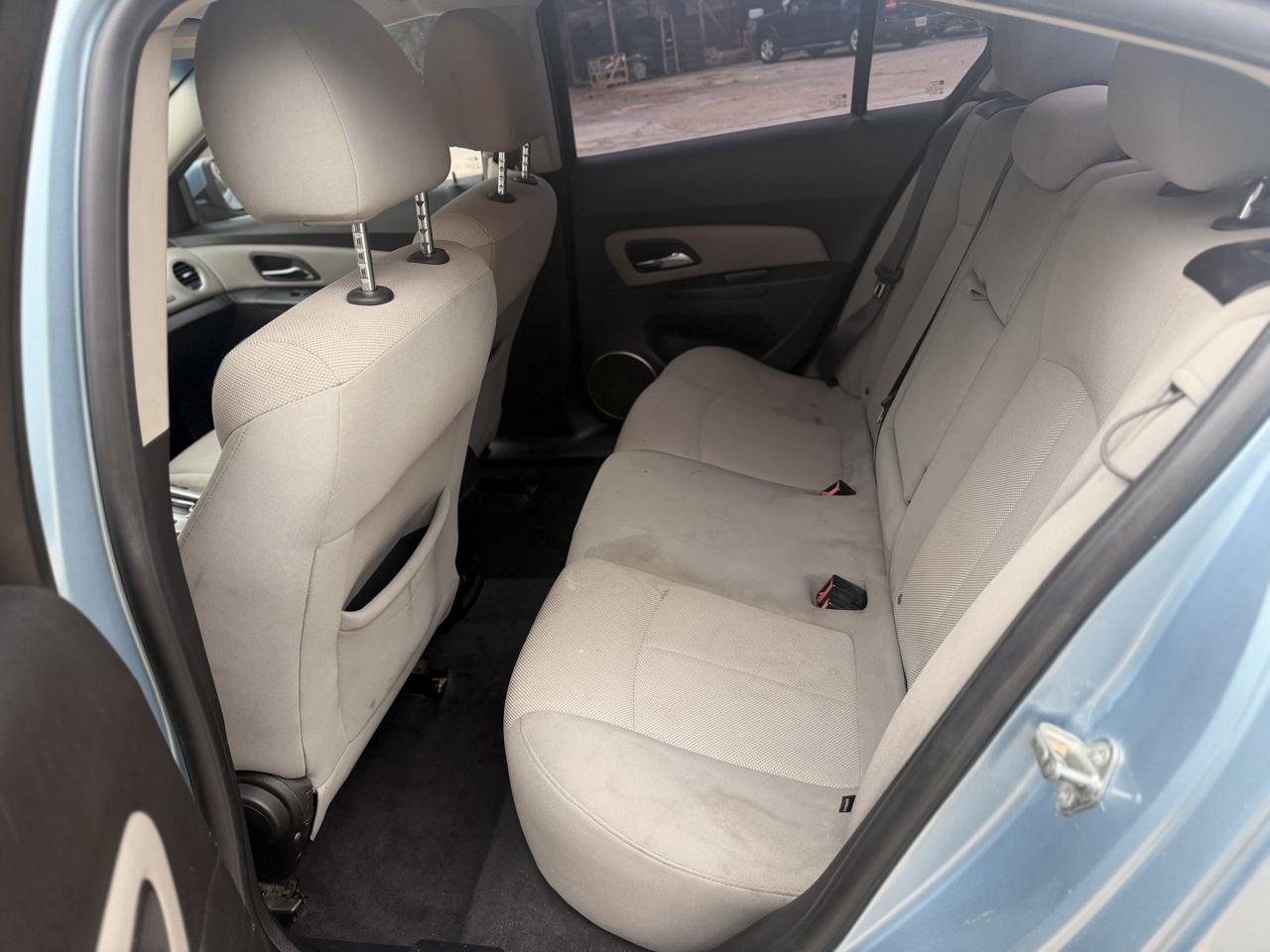 Chevrolet Cruze 4dr Sdn LT w/1LT 2011
