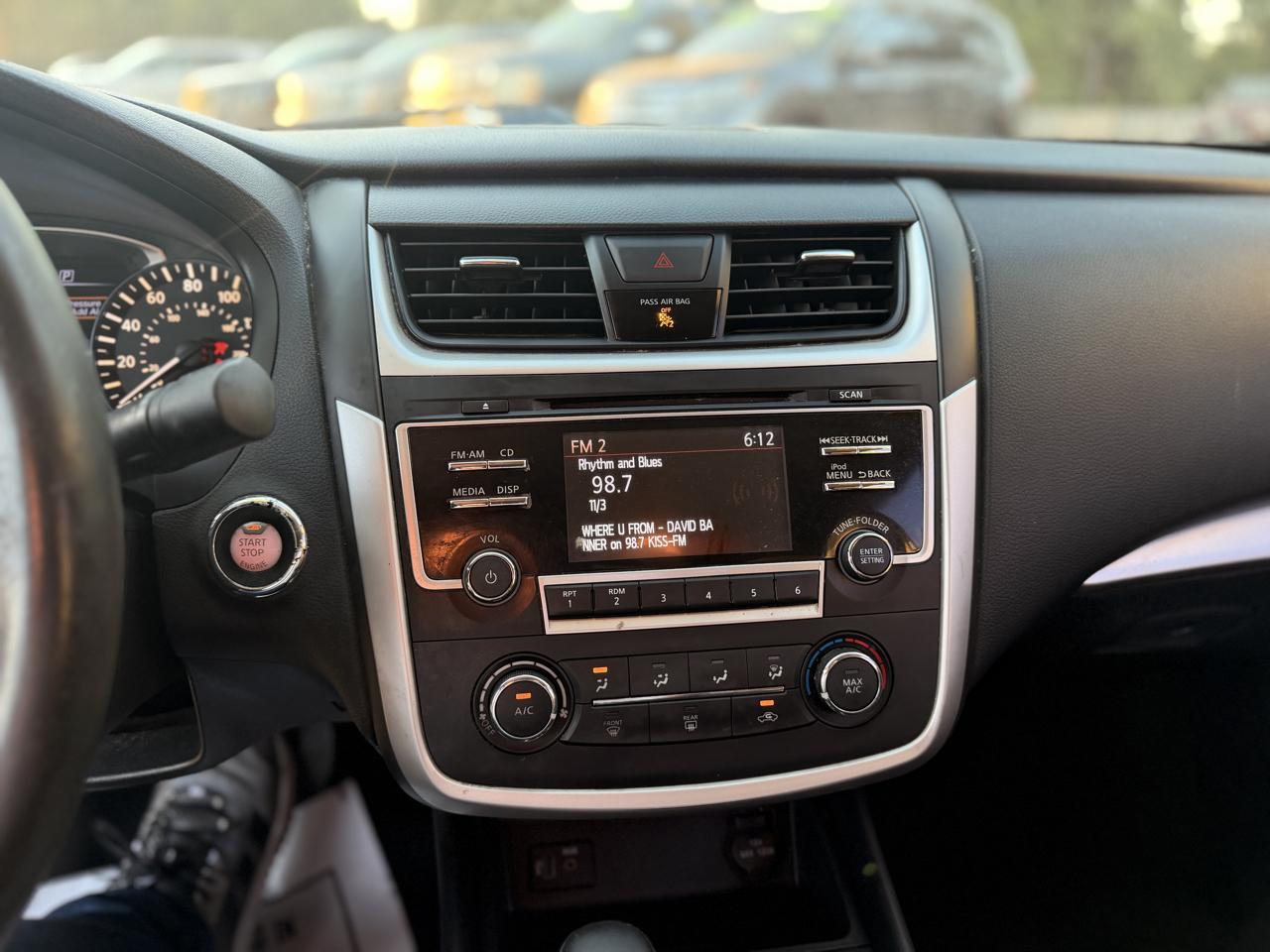 Nissan Altima 2.5 SR Sedan 2017