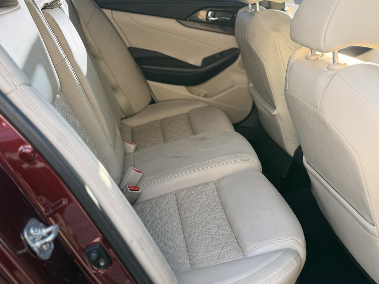 Nissan Maxima 4dr Sdn 3.5 Platinum 2016