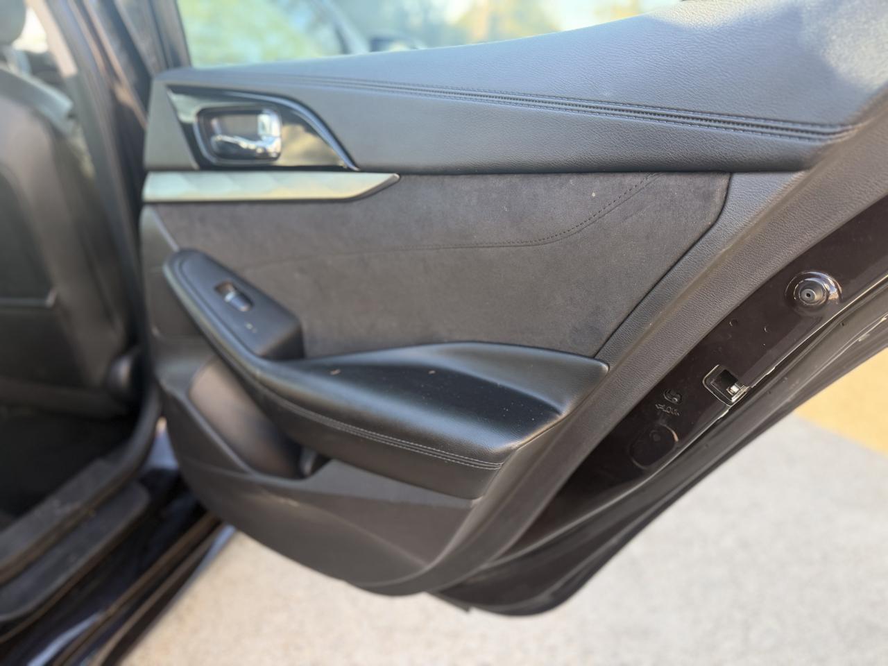 Nissan Maxima 4dr Sdn 3.5 SR 2016