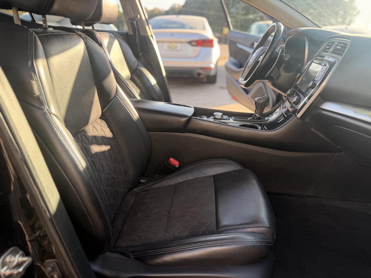 Nissan Maxima 4dr Sdn 3.5 SR 2016