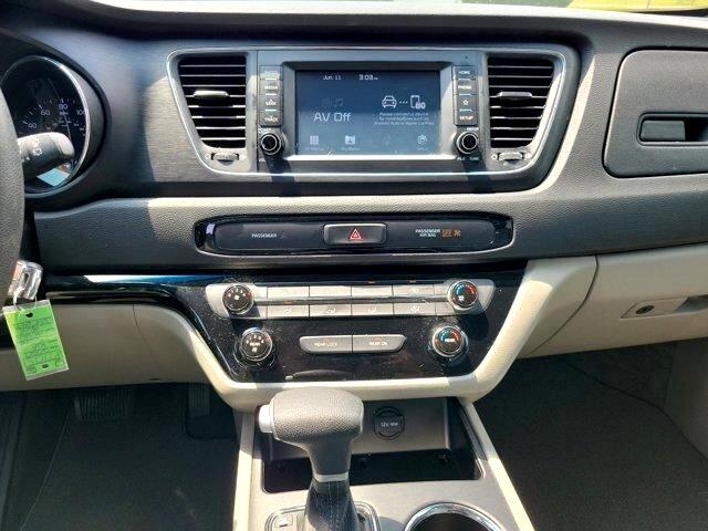 2020 Kia Sedona LX photo 12