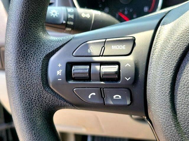 2020 Kia Sedona LX photo 23
