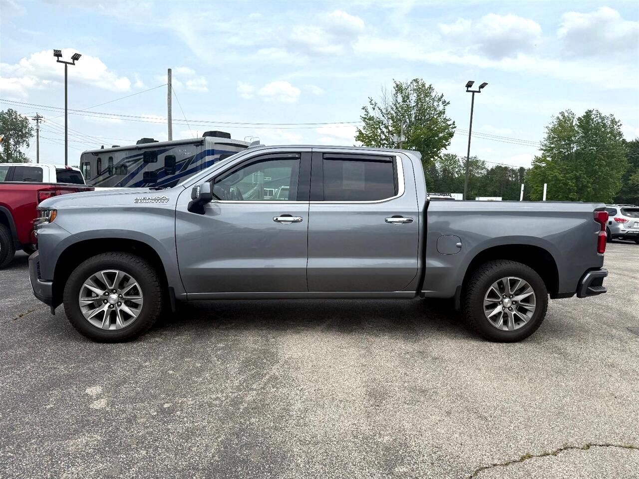 2022 Chevrolet Silverado 1500 High Country photo 3