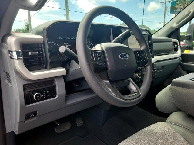 2024 Ford F-350 photo 18