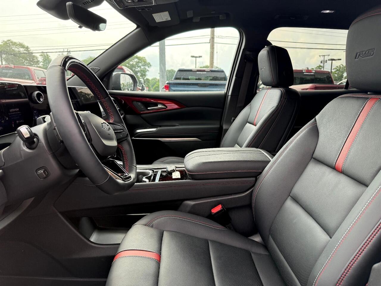 2024 Chevrolet Traverse RS photo 11