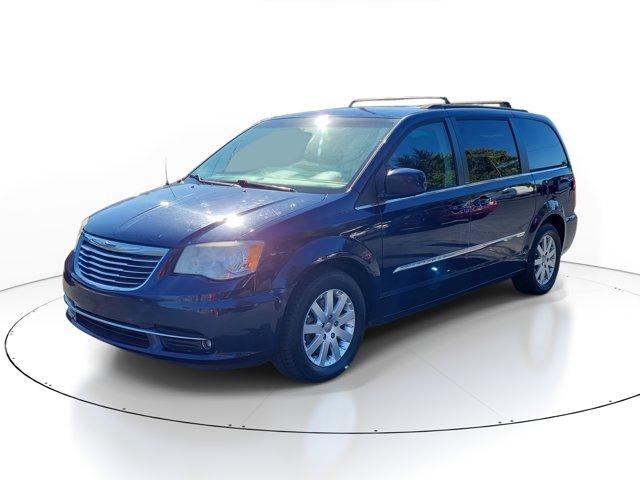 2014 Chrysler Town & Country Touring photo 2