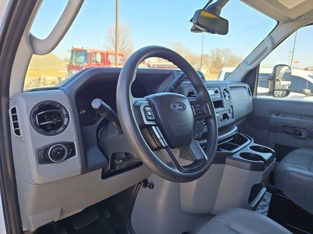 Ford Econoline  2024