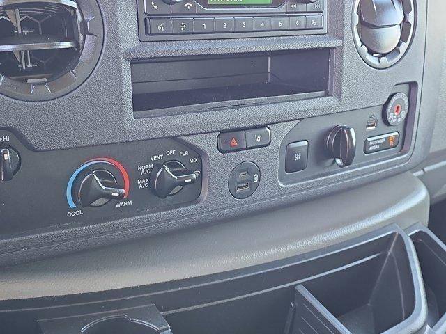 Ford Econoline  2024