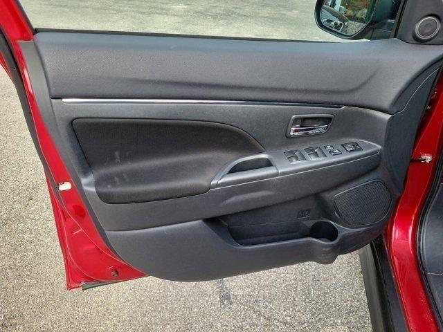 Mitsubishi Outlander Sport  2024