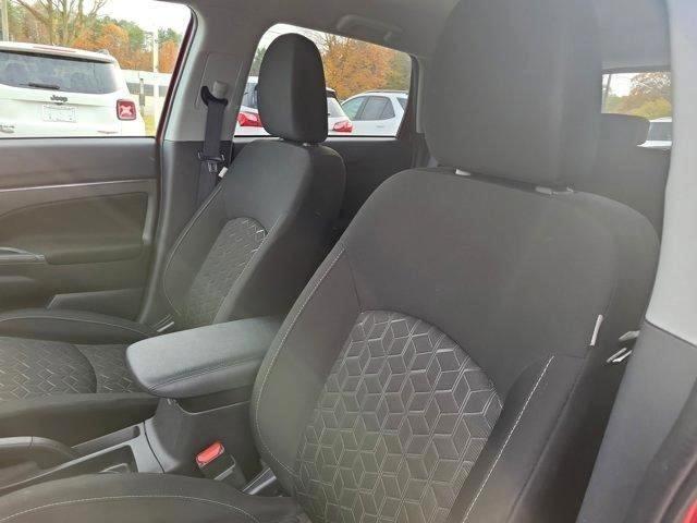 Mitsubishi Outlander Sport  2024