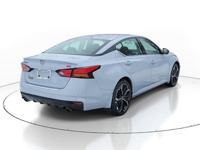 Nissan Altima  2023