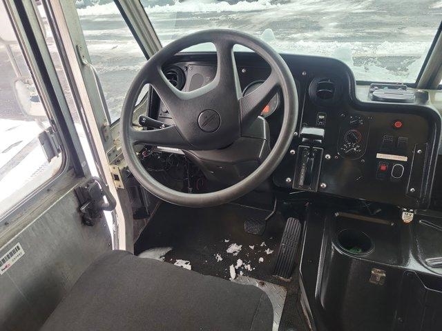 Freightliner MT45 Chassis  2004