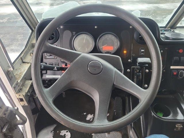 Freightliner MT45 Chassis  2004