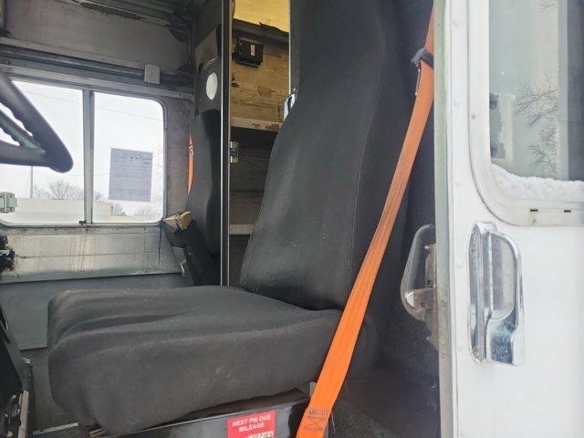 Freightliner MT45 Chassis  2004