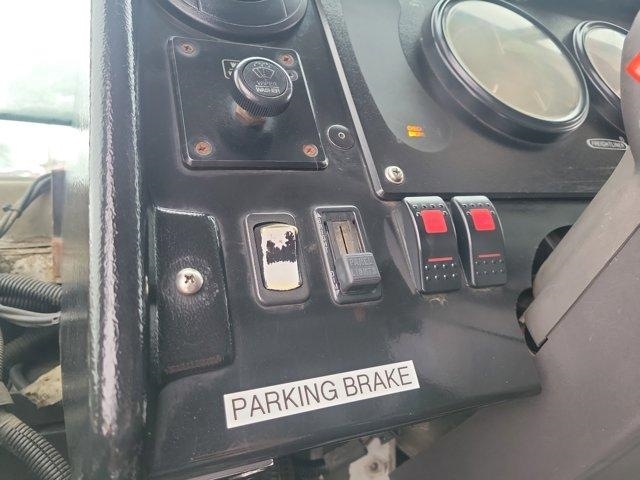 Freightliner MT45 Chassis  2004