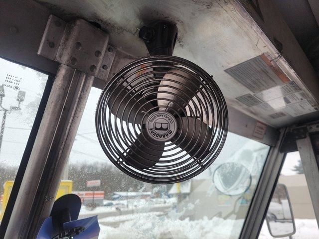 Freightliner MT45 Chassis  2004