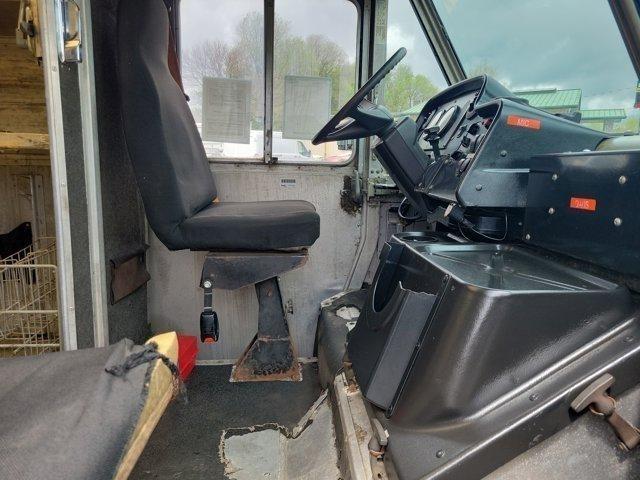 Freightliner MT45 Chassis  2004