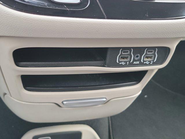 Chrysler Voyager  2023