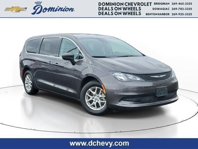 2023 Chrysler Voyager LX's photo