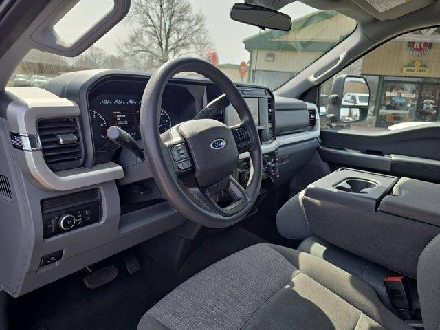 Ford F-350 SD  2025