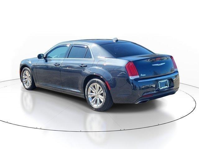 Chrysler 300  2017