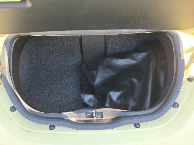 Volkswagen New Beetle  2004