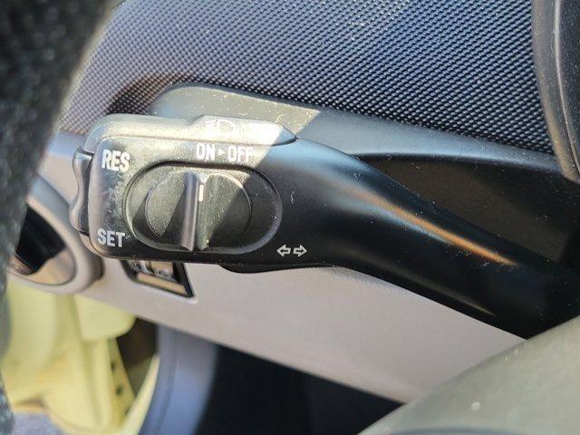 Volkswagen New Beetle  2004